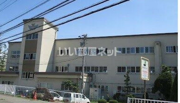 中学校　上田市立第五中学校（中学校）まで203m