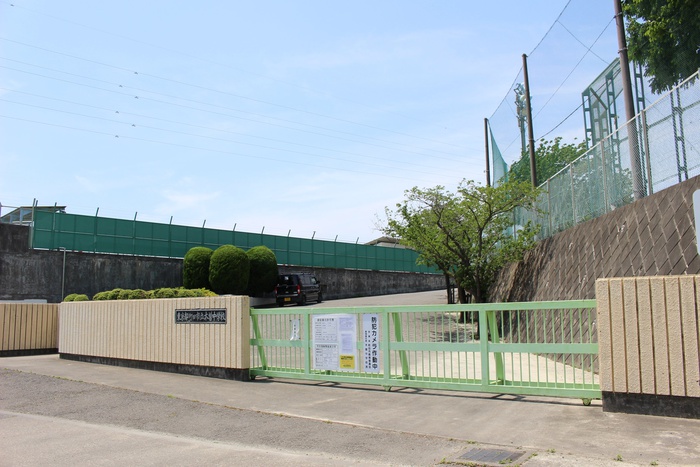 中学校　木曽中学校（中学校）まで625m