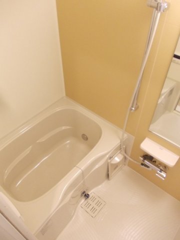 バス・シャワールーム　ゆったり過ごせるお風呂です