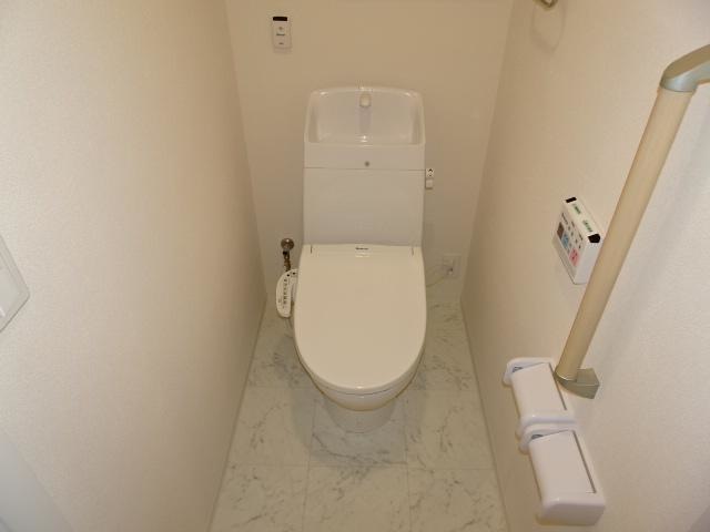 トイレ　★温水洗浄便座完備★