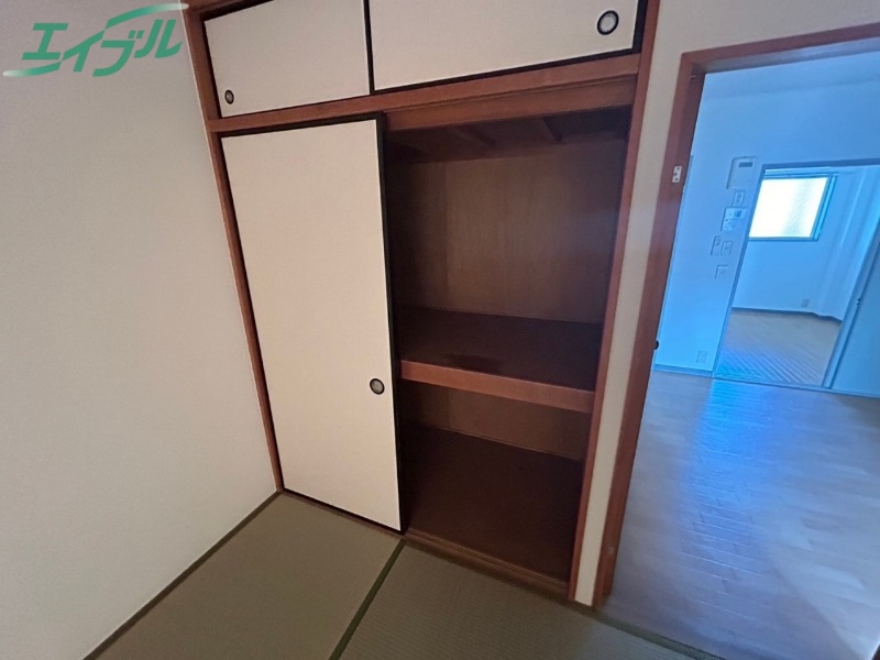 収納　同型参考写真