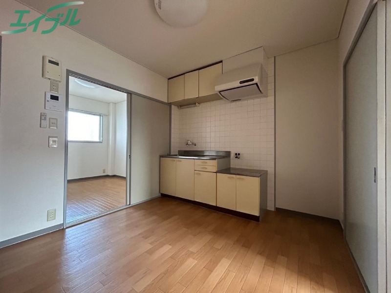 居室・リビング　同型参考写真