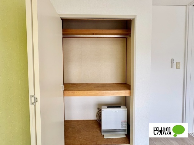 収納　西側洋室