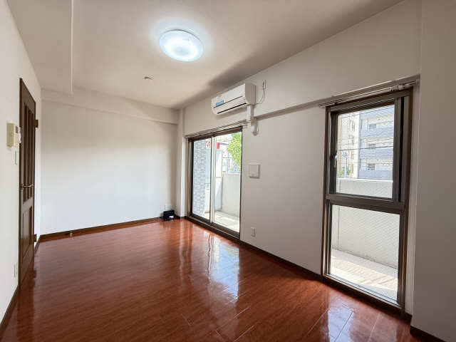 居室・リビング　同型モデル