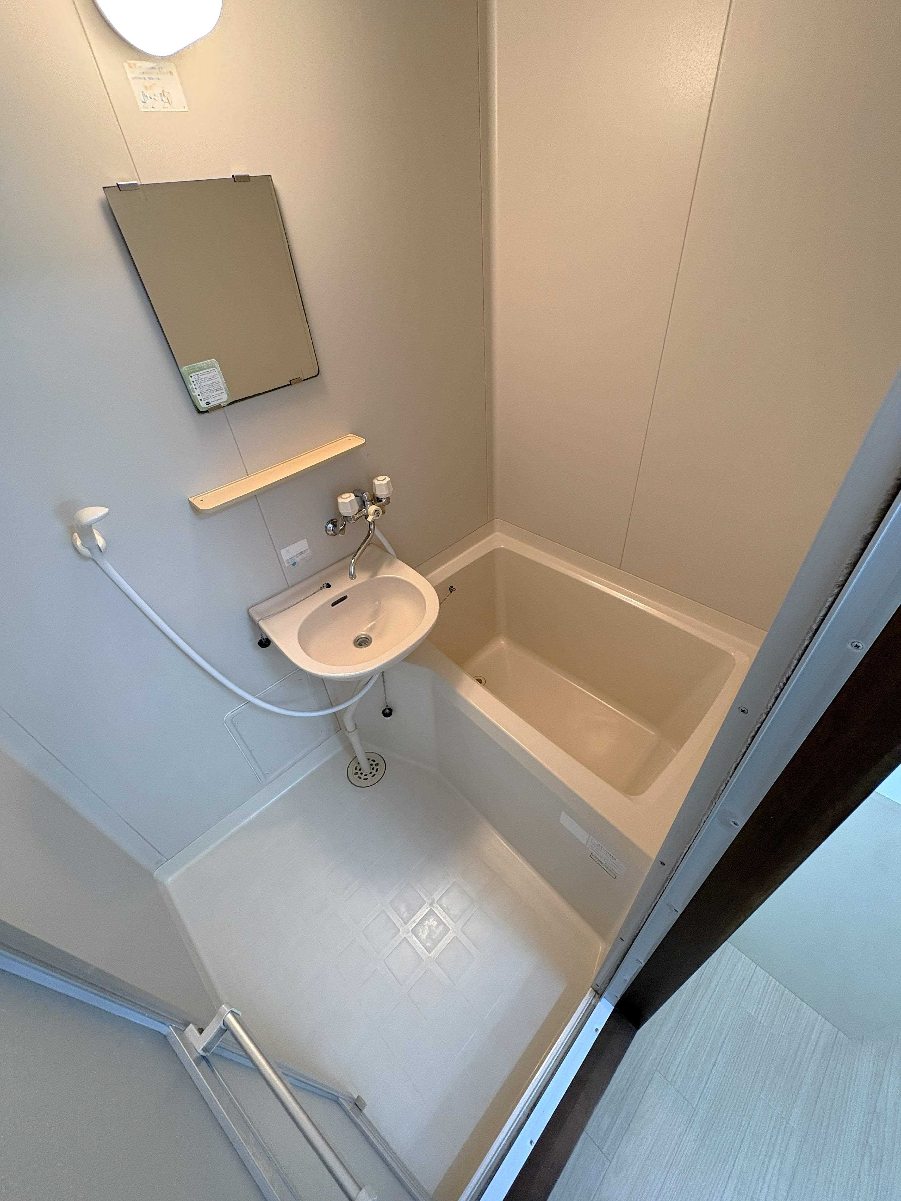 バス・シャワールーム　バスルーム