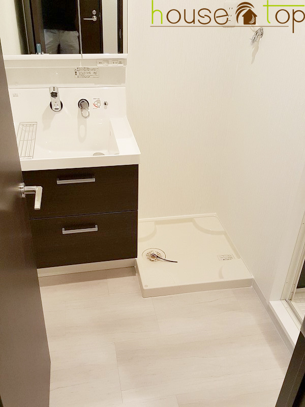 洗面設備　シャンプードレッサー！脱衣場も広くてゆったり出来ますよ♪