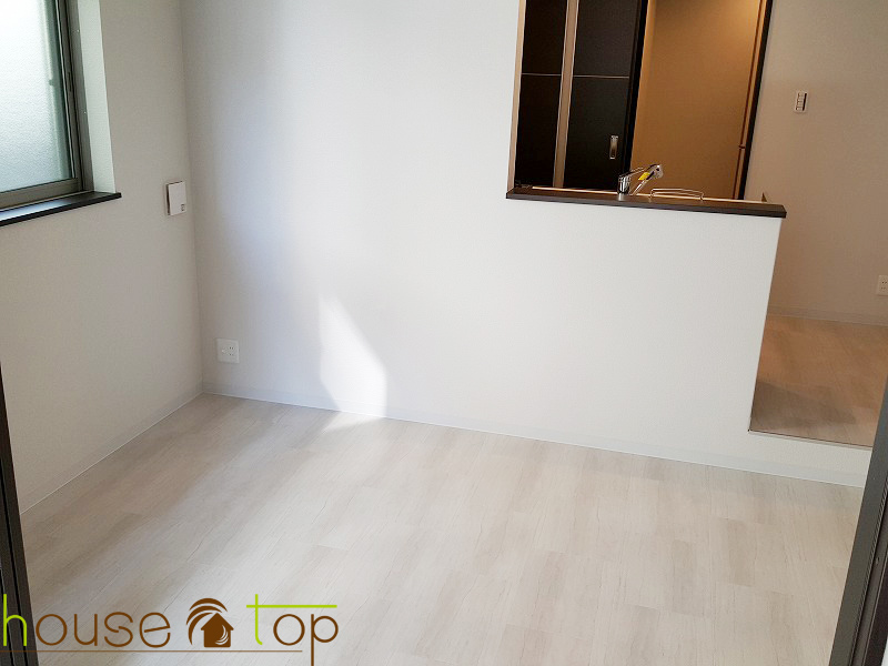 居室・リビング　カウンターキッチン！テーブルも設置可能でお食事も可能ですよ♪