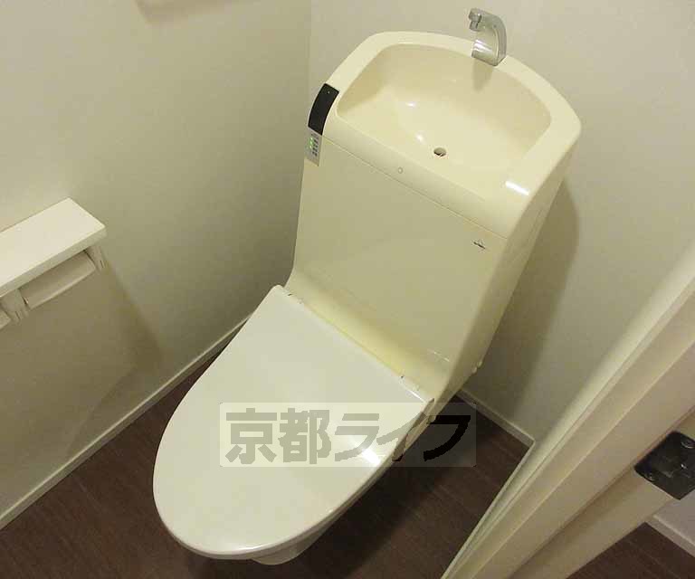 トイレ　ウォシュレット付きです