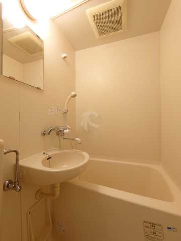 バス・シャワールーム　室内見学承ります。当店掲載物件以外もまとめてお問合頂けます。