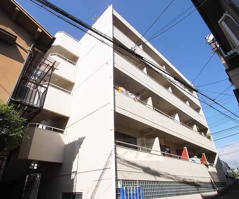 建物外観　龍大すぐの単身マンションです。