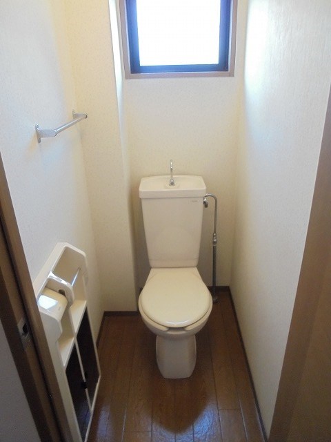 トイレ　写真は101号室です（参考）