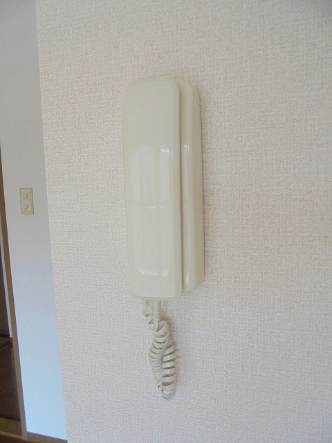 セキュリティ　写真は101号室です（参考）