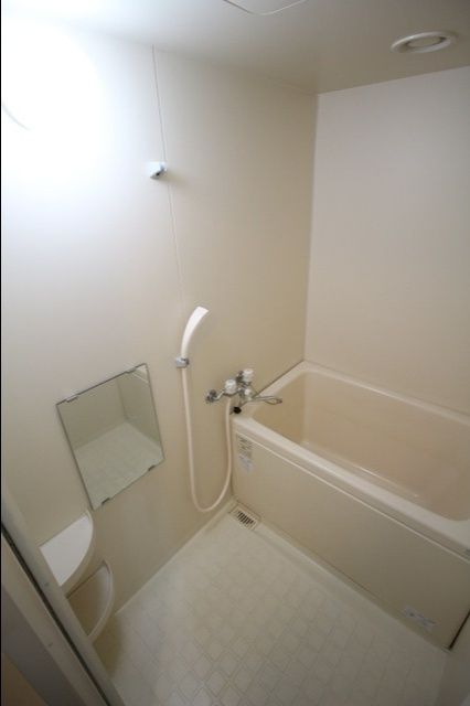 バス・シャワールーム　きれいな浴室