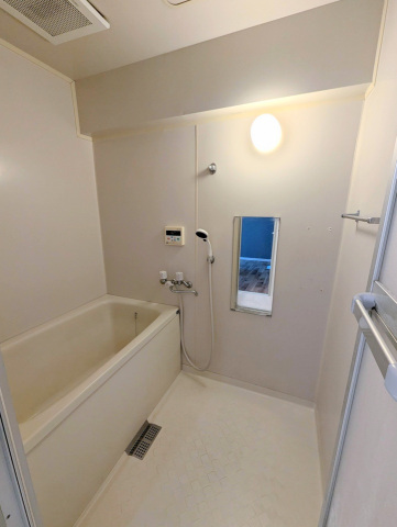 バス・シャワールーム　ゆとりの浴室