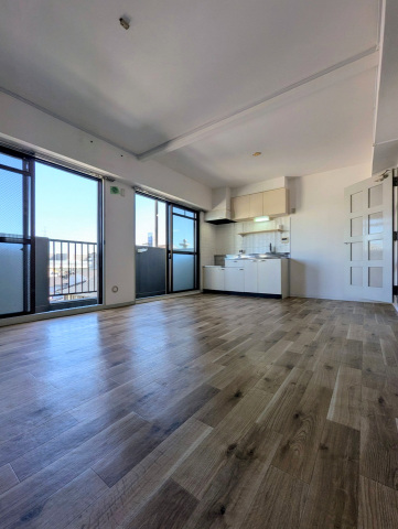 居室・リビング　東向きで明るいリビング