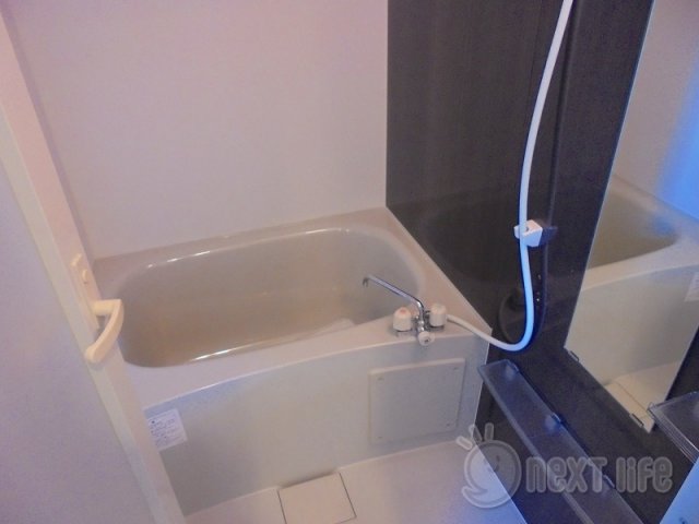 バス・シャワールーム　クリスタルの風呂