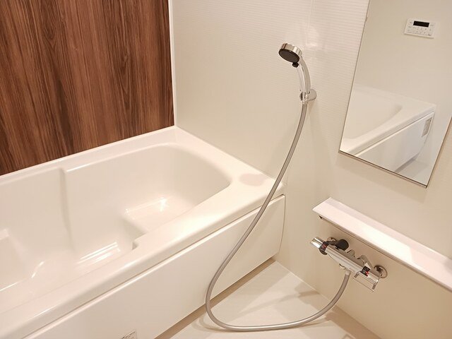 バス・シャワールーム　コンパクトで使いやすいお風呂です