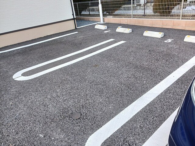 駐車場　車をお持ちの方に嬉しい駐車場付きの物件です