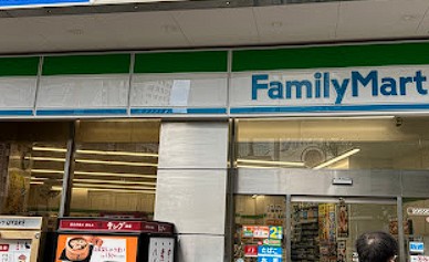 コンビニ　コンビニ（コンビニ）まで1372m