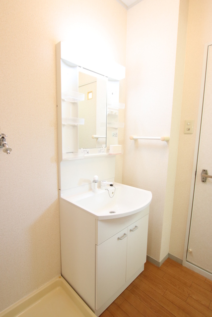 洗面設備　洗髪洗面化粧台で朝の準備もらくらく