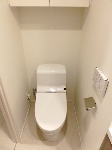 トイレ　※写真は同タイプ住戸です。