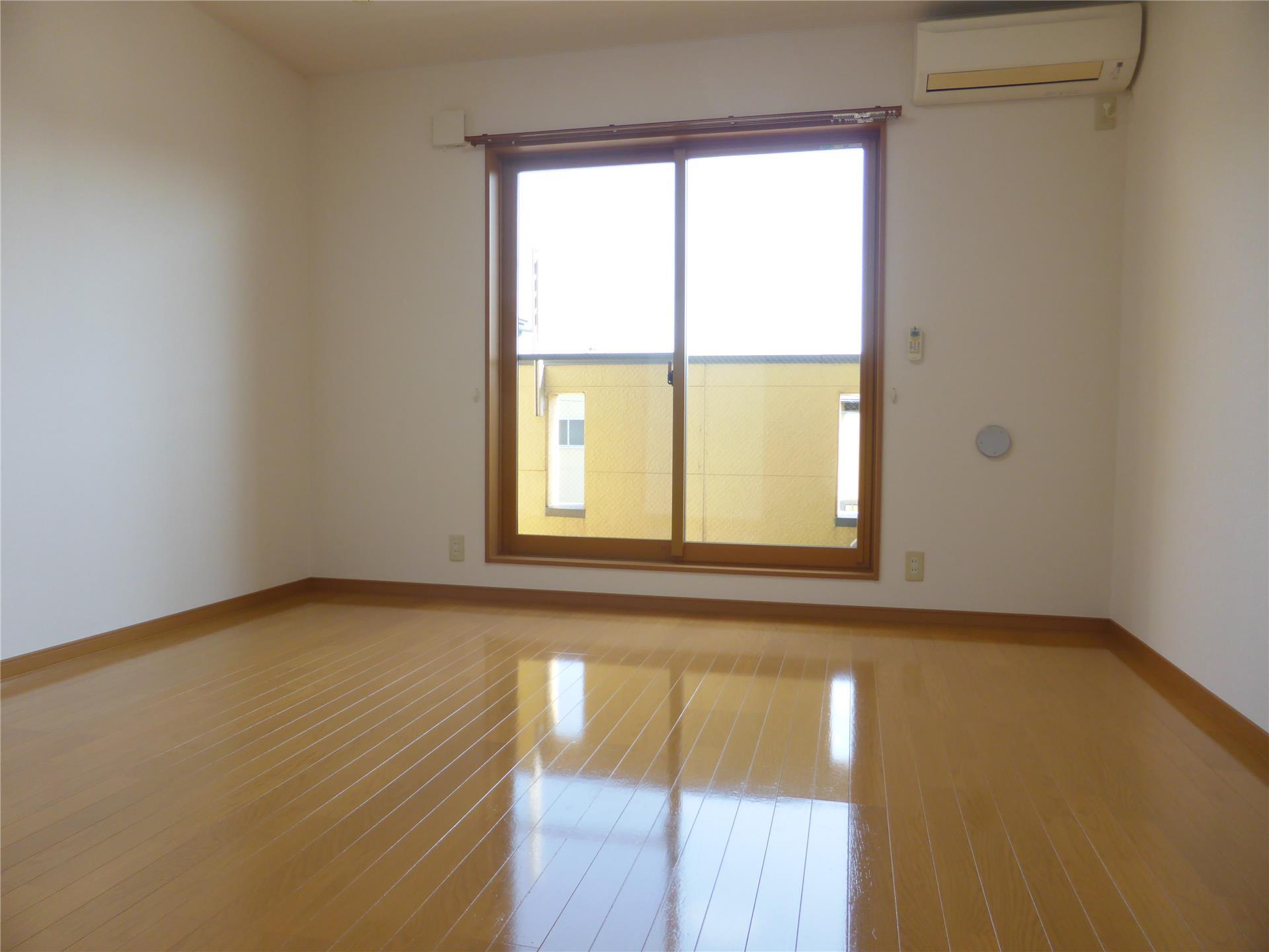 居室・リビング　実際は反転となります。