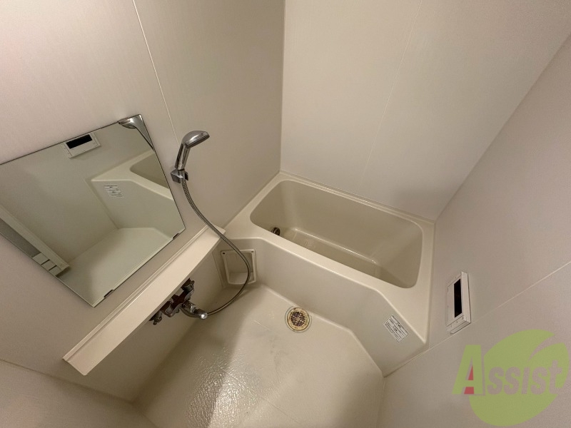 バス・シャワールーム　お風呂になります。一日の疲れを癒してくださいね。