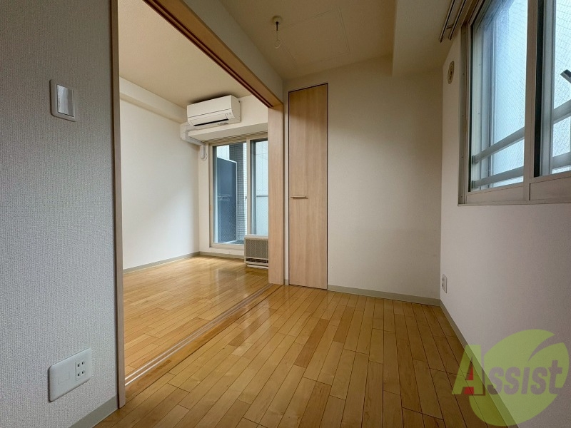 その他部屋・スペース　寝室はこちらです。ベットもしっかり置けそうです。