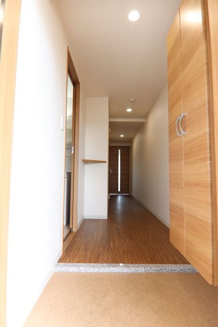 玄関　同タイプ別室の参考写真です。※現況優先
