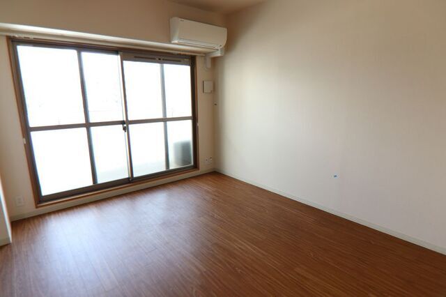 居室・リビング　同タイプ別室の参考写真です。※現況優先