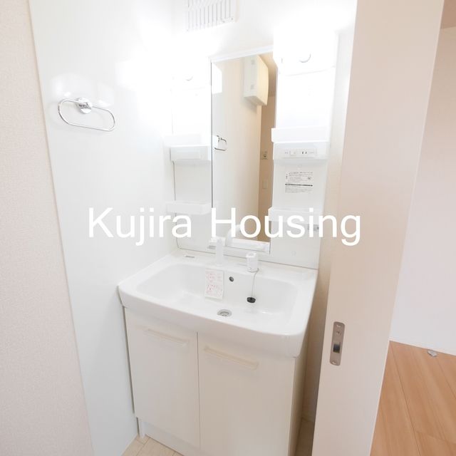 洗面設備　身支度に嬉しい洗髪洗面化粧台完備です★