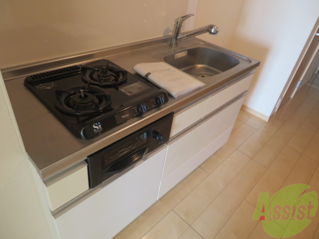 キッチン　便利なシステムキッチンです。お魚も焼けますね。