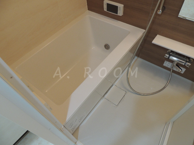 バス・シャワールーム　清潔感あるバスルーム