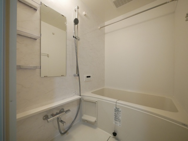 バス・シャワールーム　バス・シャワールーム