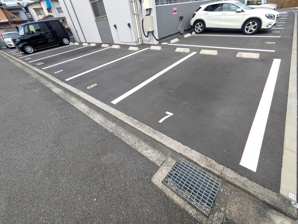 駐車場　駐車場
