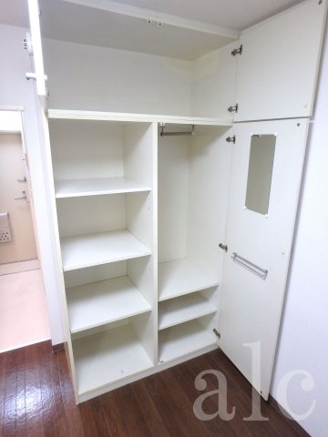 収納　居室部分　収納豊富な嬉しい洋室