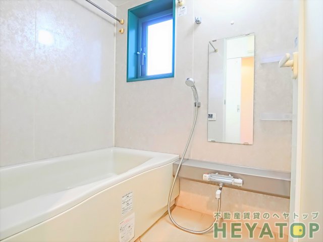 バス・シャワールーム　追焚き・浴室乾燥機付きお風呂（同仕様写真）