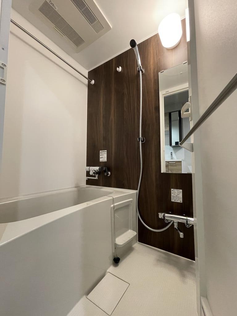 バス・シャワールーム　家具はモデルルーム参考例です。反転タイプ