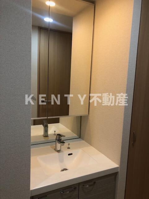 洗面設備　脱衣スペースもあります