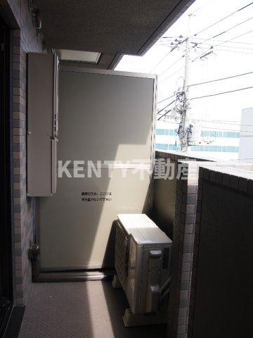 バルコニー　外からの目が気にならないバルコニーで洗濯物が干せます