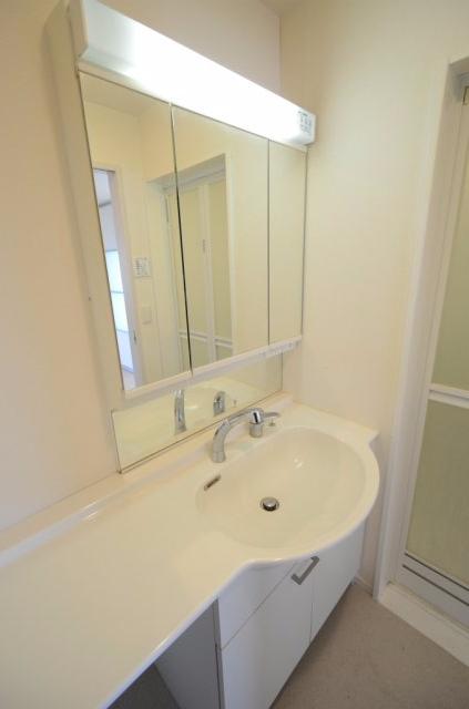 洗面設備　洗髪洗面化粧台つきでおすすめ！