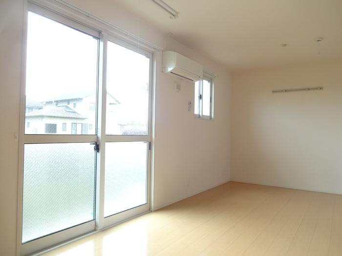居室・リビング　※同タイプの部屋写真です