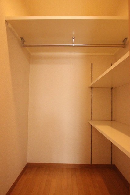 収納　同物件別号室のものです。