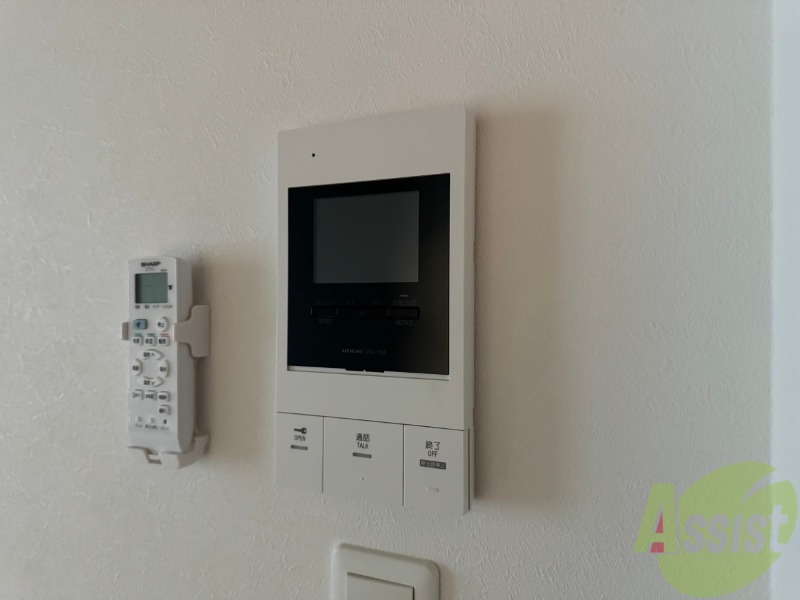 セキュリティ　ＴＶモニター付インターホンです。来客者の顔が見えるので安心！