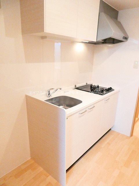 キッチン　※写真は102号室です。（参考）