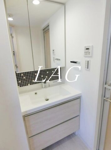 洗面設備　独立洗面台です。