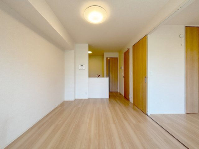 居室・リビング　こちらのリビングで趣味の時間をお楽しみください