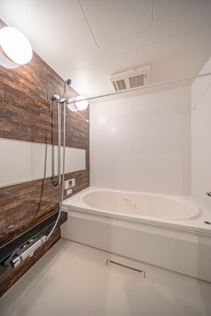 バス・シャワールーム　バスルーム