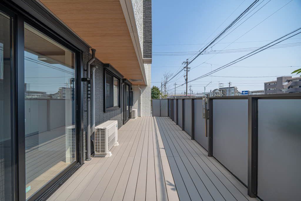 バルコニー　バルコニー