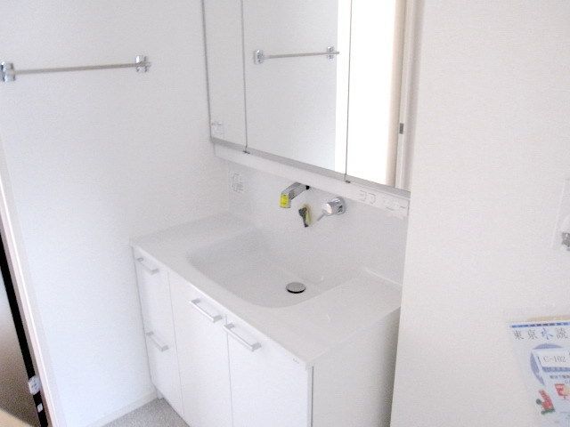 洗面設備　★便利なシャンプードレッサー付きです★